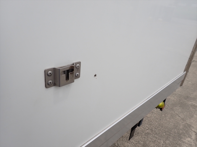 【351325】いすゞ フォワード 低温仕様冷凍車 パワーゲート付|中古トラックの販売・買取・査定のアイナビ