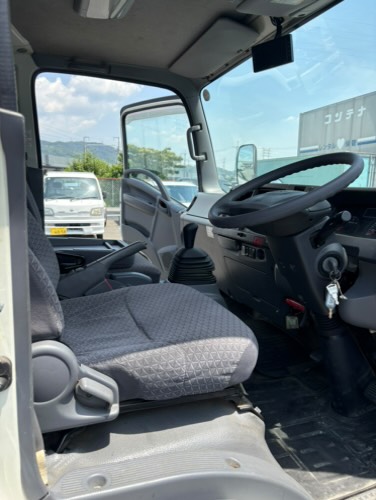 いすゞ エルフ ワイド幅 ドライバン PG付き H30 年式 TRG-NPR85AN|中古トラックの販売・買取・査定のアイナビ