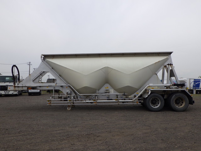 トレクスTNF22401粉粒体運搬セミトレーラー2槽式|中古トラックの販売・買取・査定のアイナビ