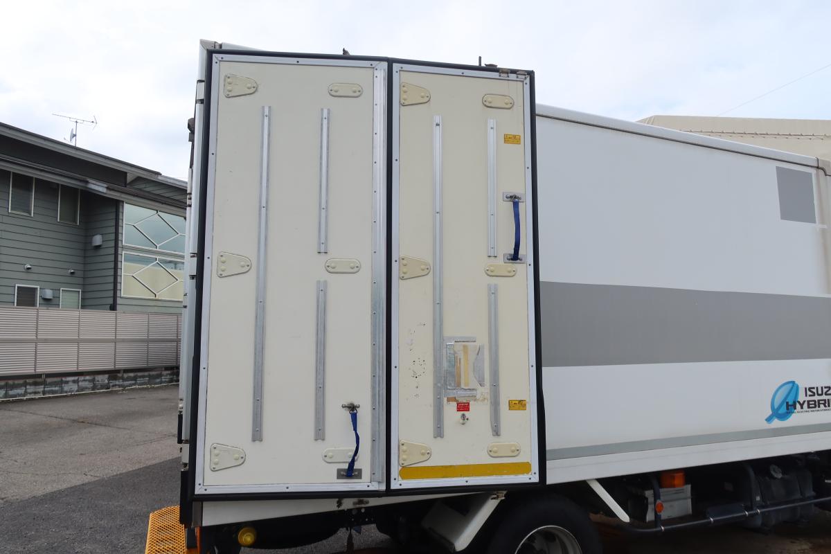 ワイド幅 冷蔵冷凍車 ハイブリッド AT -5℃～30℃設定|中古トラックの販売・買取・査定のアイナビ