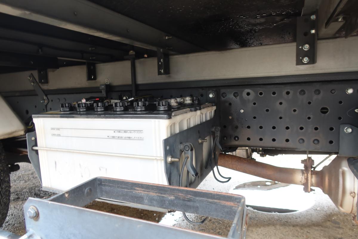 ワイド幅 冷蔵冷凍車 ハイブリッド AT -5℃～30℃設定|中古トラックの販売・買取・査定のアイナビ