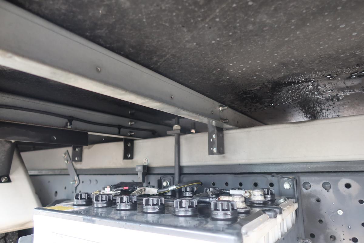 ワイド幅 冷蔵冷凍車 ハイブリッド AT -5℃～30℃設定|中古トラックの販売・買取・査定のアイナビ