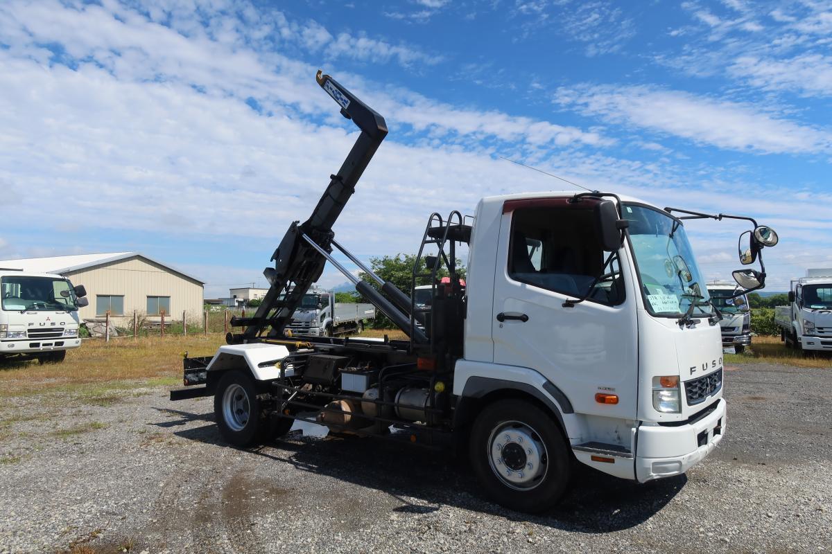 増トンショートキャブ 新明和製アームロール 積載7800kg|中古トラックの販売・買取・査定のアイナビ