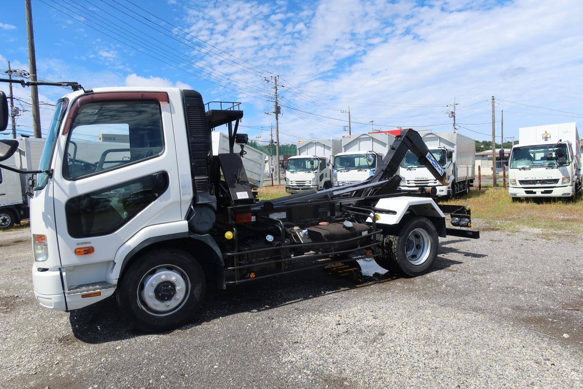 増トンショートキャブ 新明和製アームロール 積載7800kg|中古トラックの販売・買取・査定のアイナビ