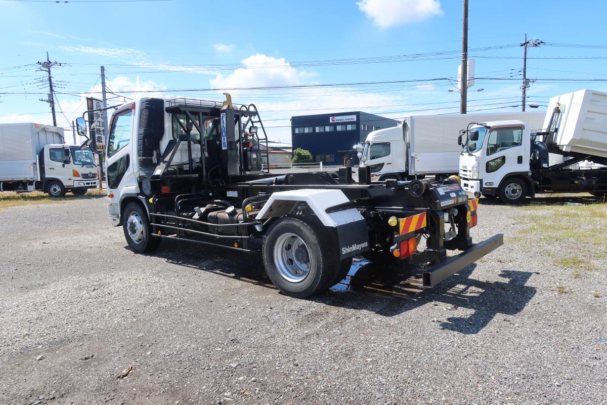 増トンショートキャブ 新明和製アームロール 積載7800kg|中古トラックの販売・買取・査定のアイナビ