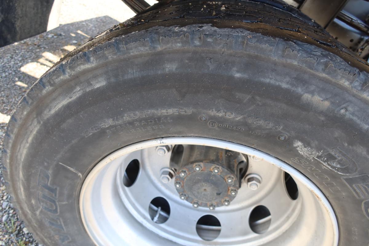 増トンショートキャブ 新明和製アームロール 積載7800kg|中古トラックの販売・買取・査定のアイナビ