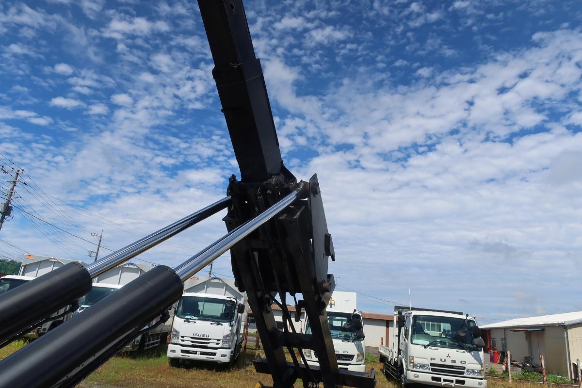 増トンショートキャブ 新明和製アームロール 積載7800kg|中古トラックの販売・買取・査定のアイナビ