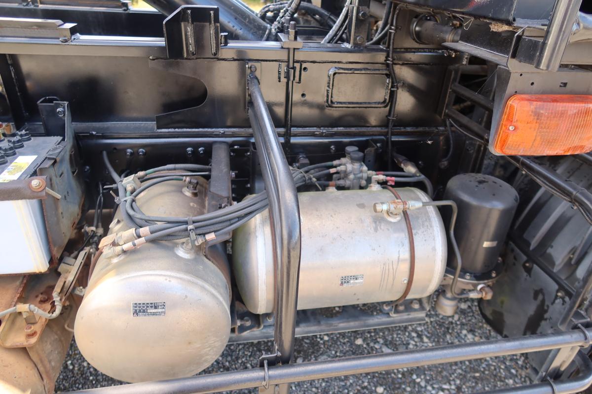 増トンショートキャブ 新明和製アームロール 積載7800kg|中古トラックの販売・買取・査定のアイナビ