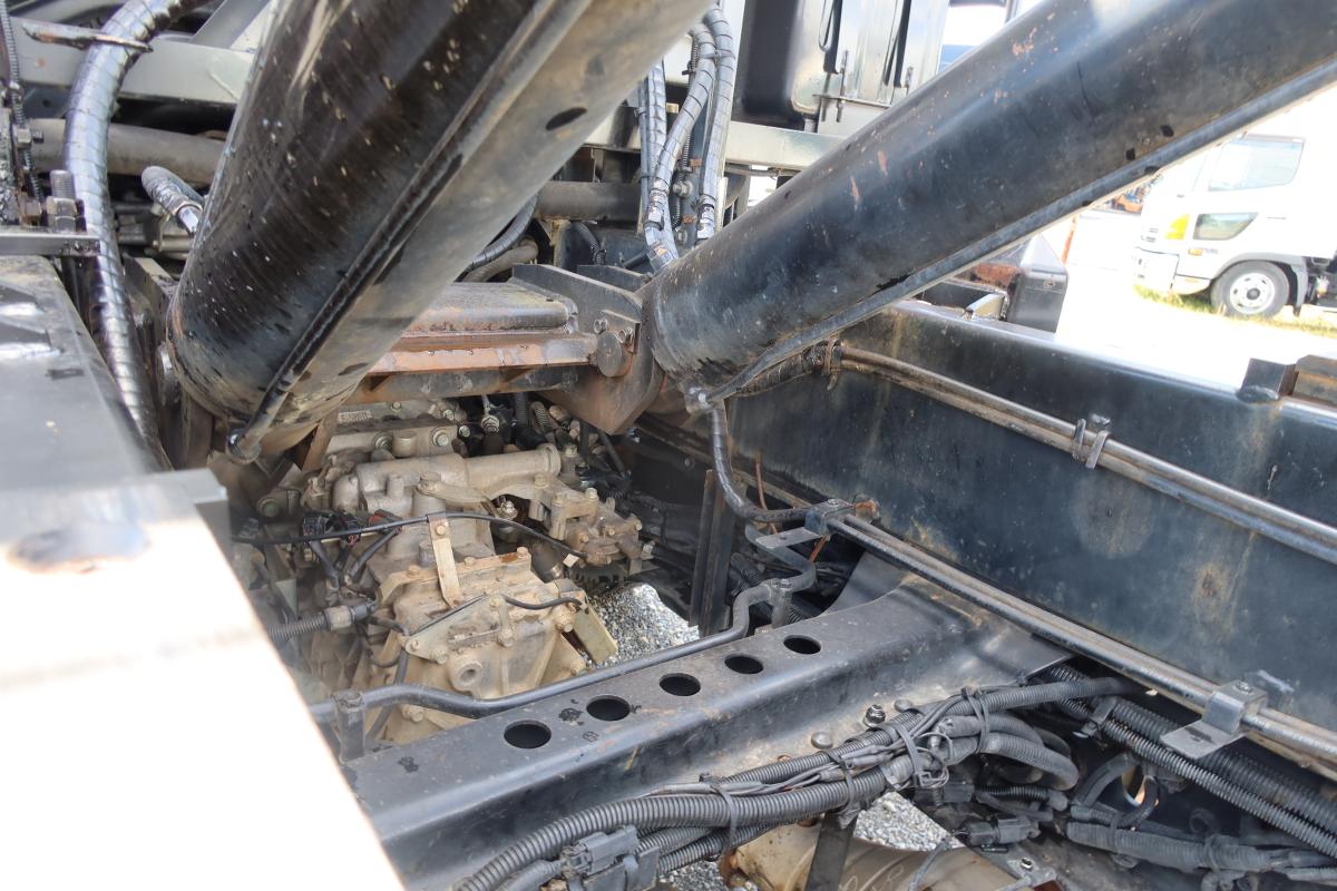 増トンショートキャブ 新明和製アームロール 積載7800kg|中古トラックの販売・買取・査定のアイナビ