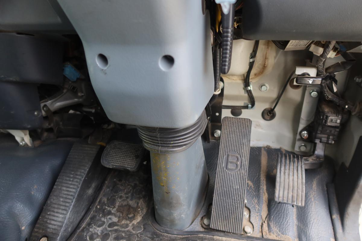 増トンショートキャブ 新明和製アームロール 積載7800kg|中古トラックの販売・買取・査定のアイナビ