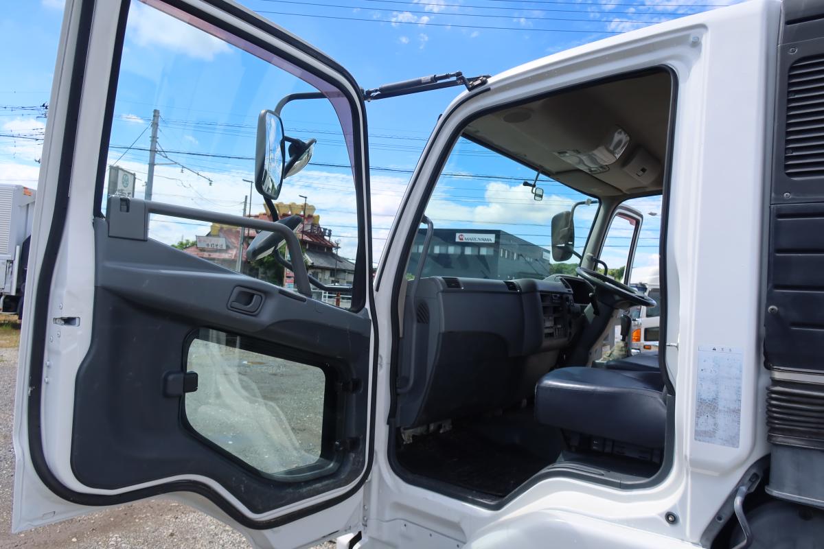 増トンショートキャブ 新明和製アームロール 積載7800kg|中古トラックの販売・買取・査定のアイナビ