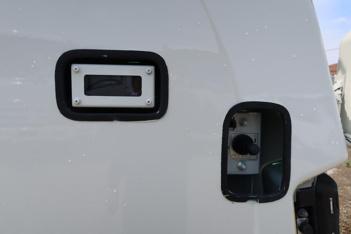 デュトロ ワイド 巻き込みパッカー車 新明和製7.3立米|中古トラックの販売・買取・査定のアイナビ