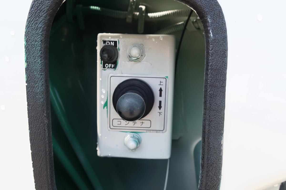 デュトロ ワイド 巻き込みパッカー車 新明和製7.3立米|中古トラックの販売・買取・査定のアイナビ