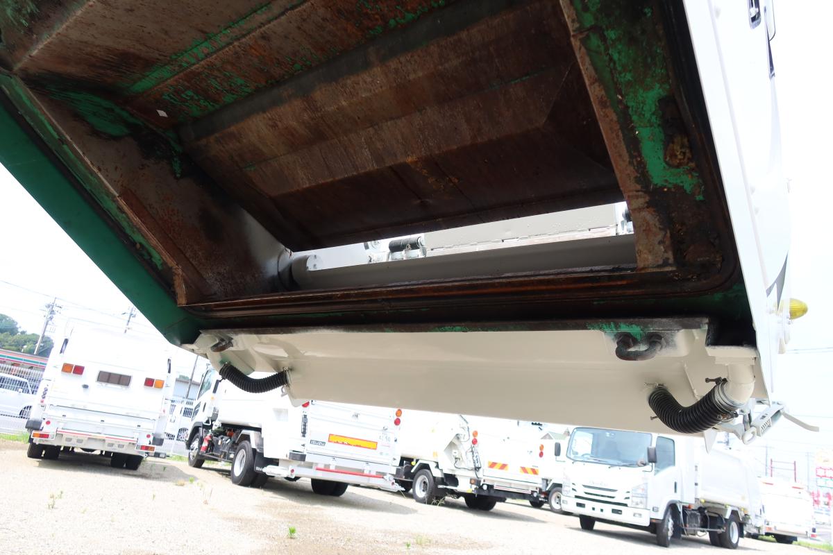 デュトロ ワイド 巻き込みパッカー車 新明和製7.3立米|中古トラックの販売・買取・査定のアイナビ