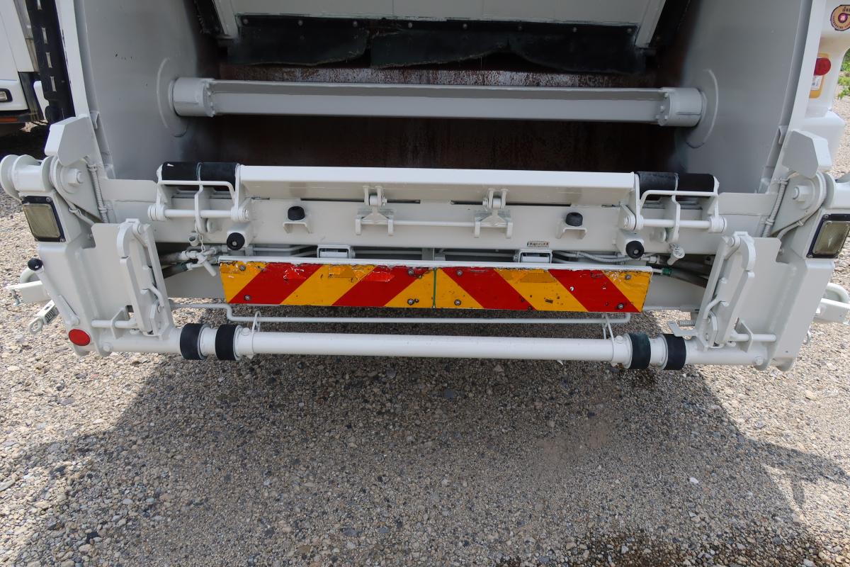 デュトロ ワイド 巻き込みパッカー車 新明和製7.3立米|中古トラックの販売・買取・査定のアイナビ