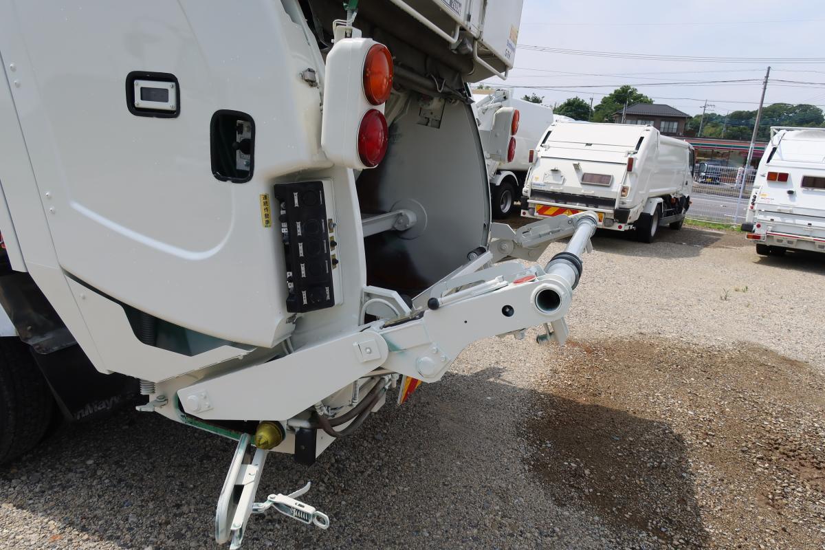 デュトロ ワイド 巻き込みパッカー車 新明和製7.3立米|中古トラックの販売・買取・査定のアイナビ