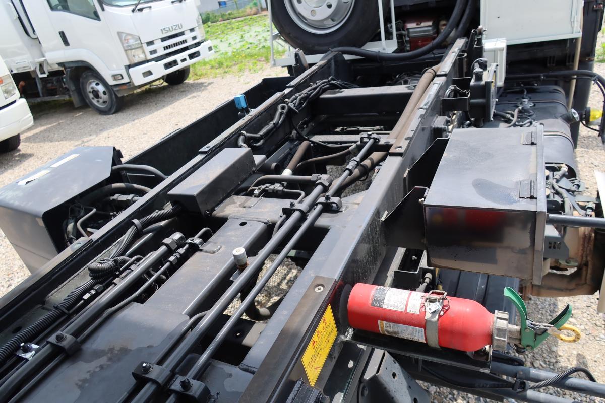 デュトロ ワイド 巻き込みパッカー車 新明和製7.3立米|中古トラックの販売・買取・査定のアイナビ