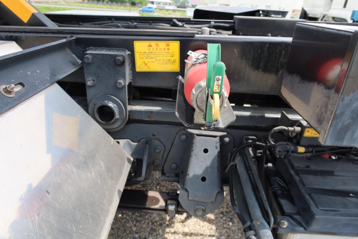 デュトロ ワイド 巻き込みパッカー車 新明和製7.3立米|中古トラックの販売・買取・査定のアイナビ