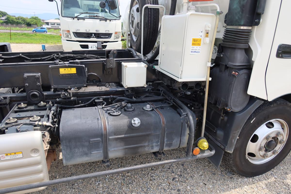 デュトロ ワイド 巻き込みパッカー車 新明和製7.3立米|中古トラックの販売・買取・査定のアイナビ