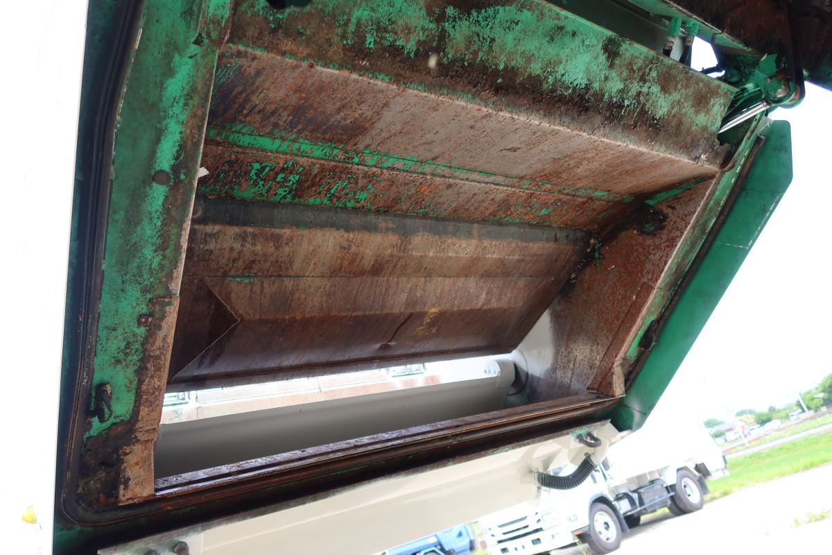 デュトロ ワイド 巻き込みパッカー車 新明和製7.3立米|中古トラックの販売・買取・査定のアイナビ