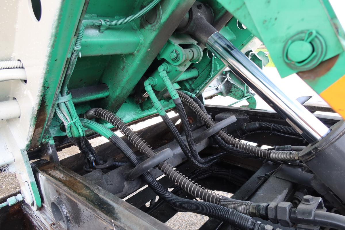 デュトロ ワイド 巻き込みパッカー車 新明和製7.3立米|中古トラックの販売・買取・査定のアイナビ