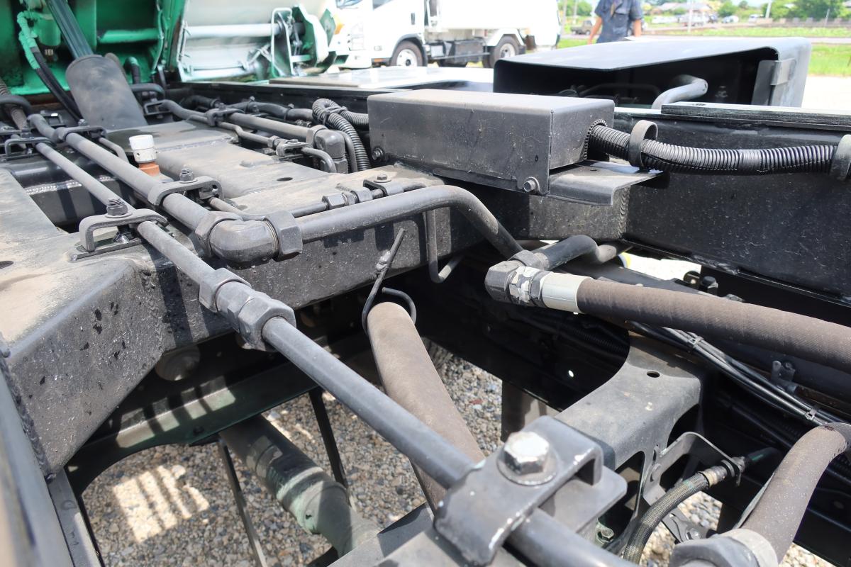 デュトロ ワイド 巻き込みパッカー車 新明和製7.3立米|中古トラックの販売・買取・査定のアイナビ