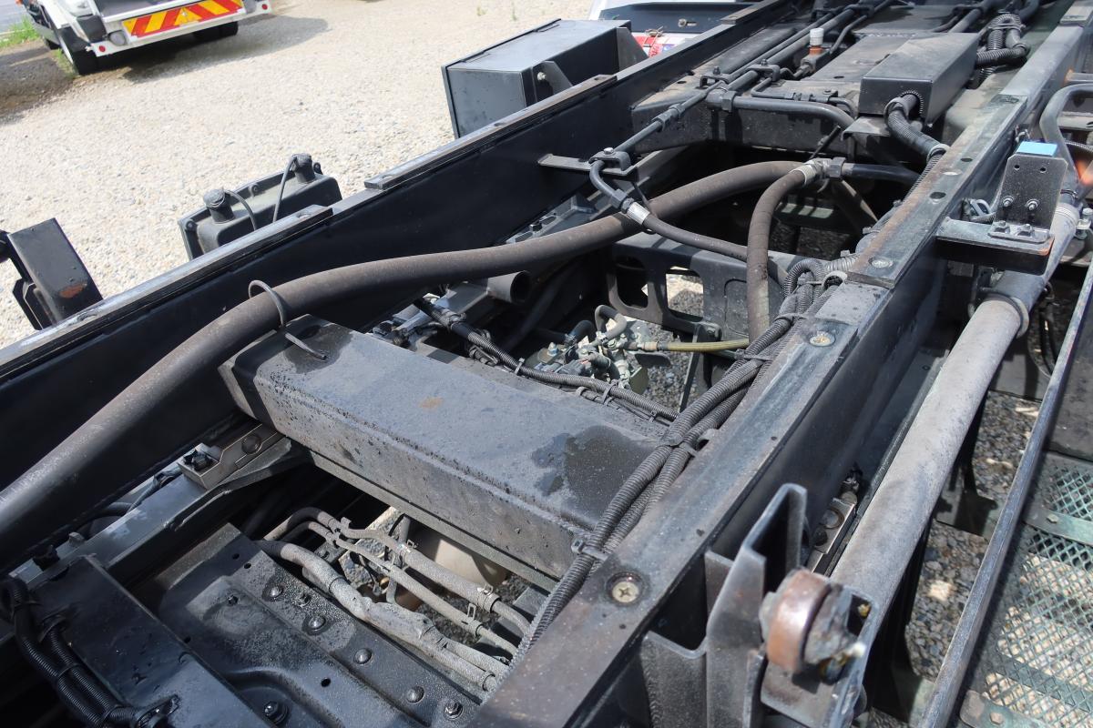 デュトロ ワイド 巻き込みパッカー車 新明和製7.3立米|中古トラックの販売・買取・査定のアイナビ