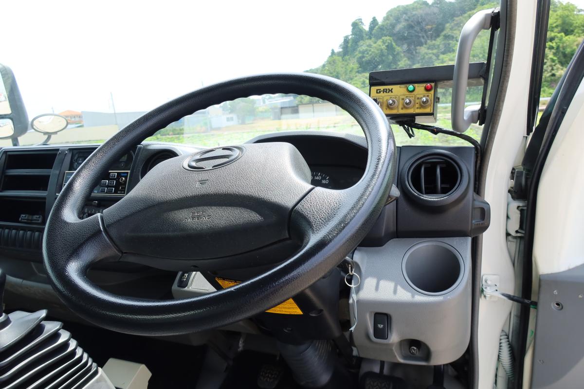 デュトロ ワイド 巻き込みパッカー車 新明和製7.3立米|中古トラックの販売・買取・査定のアイナビ