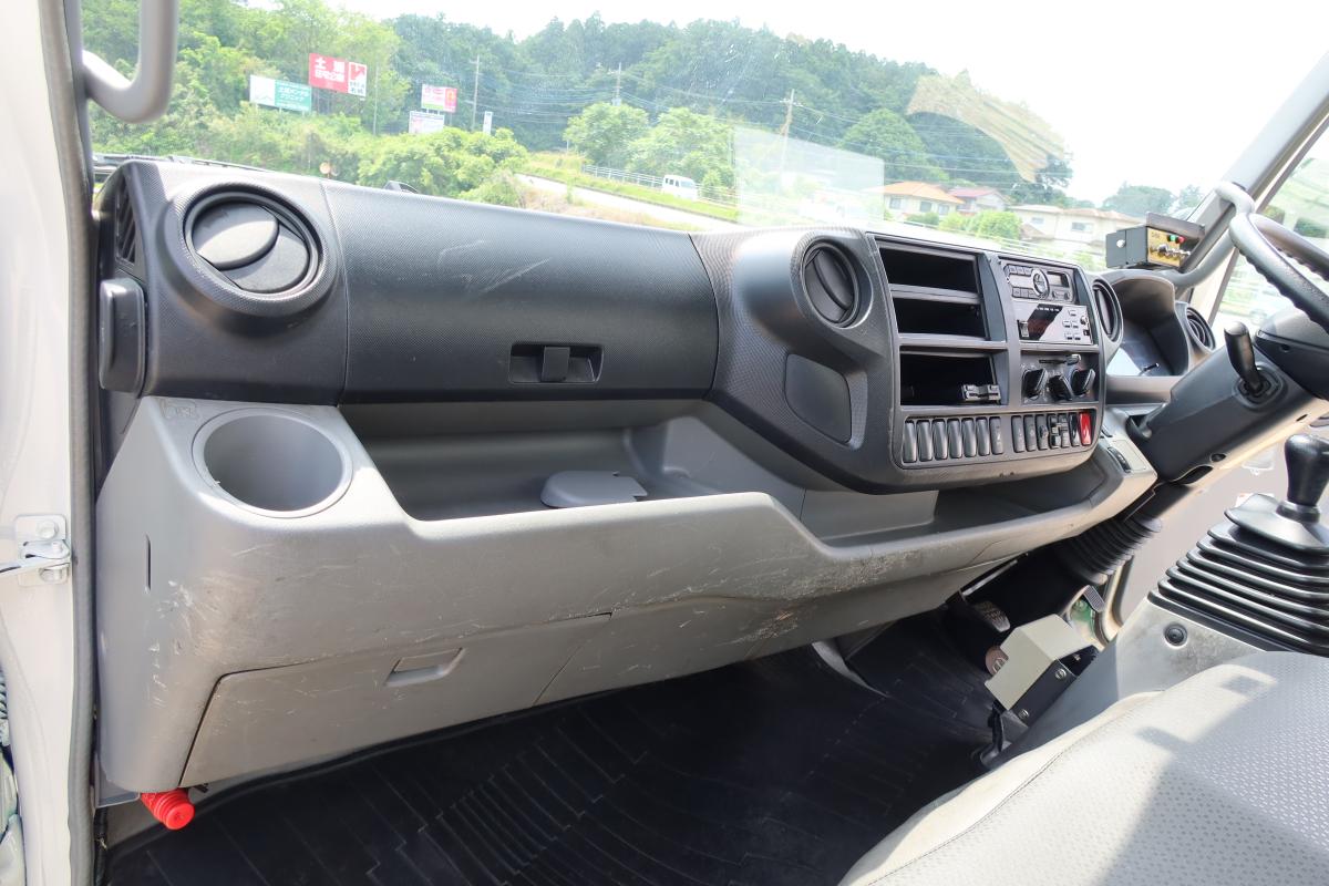 デュトロ ワイド 巻き込みパッカー車 新明和製7.3立米|中古トラックの販売・買取・査定のアイナビ