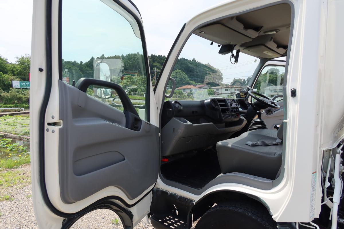 デュトロ ワイド 巻き込みパッカー車 新明和製7.3立米|中古トラックの販売・買取・査定のアイナビ