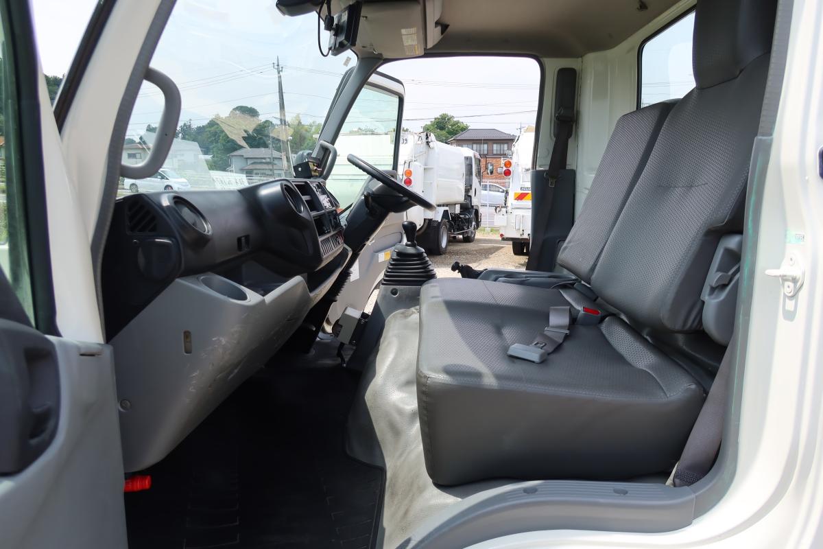 デュトロ ワイド 巻き込みパッカー車 新明和製7.3立米|中古トラックの販売・買取・査定のアイナビ