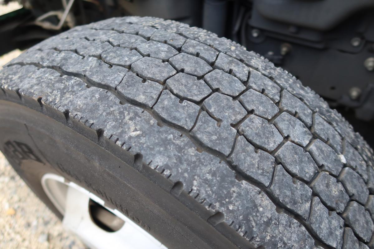 デュトロ ワイド 巻き込みパッカー車 新明和製7.3立米|中古トラックの販売・買取・査定のアイナビ