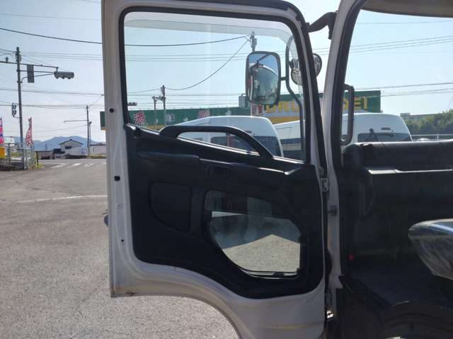 日野自動車レンジャー 4tユニック 4段クレーン ラジコン付|中古トラックの販売・買取・査定のアイナビ