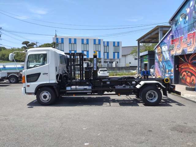 日野自動車レンジャー アームロール ハイブリッド車|中古トラックの販売・買取・査定のアイナビ