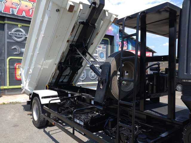 日野自動車レンジャー アームロール ハイブリッド車|中古トラックの販売・買取・査定のアイナビ