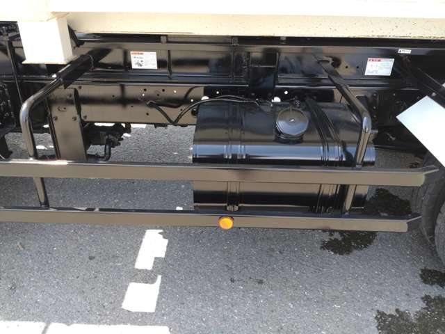 日野自動車レンジャー アームロール ハイブリッド車|中古トラックの販売・買取・査定のアイナビ