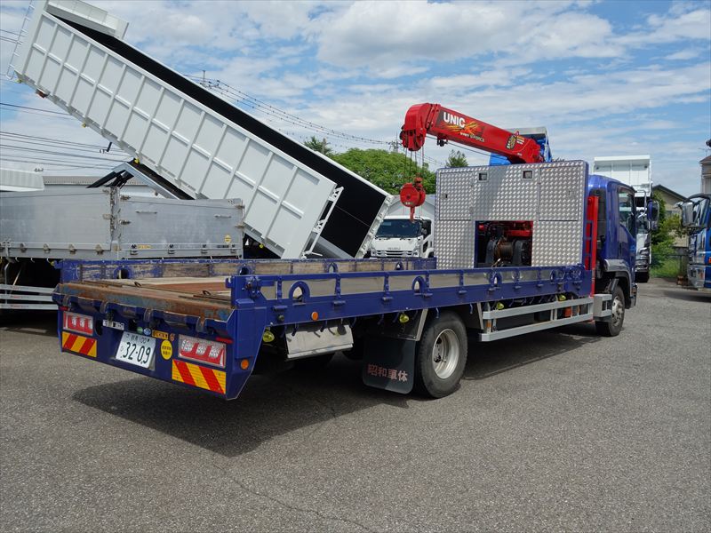 増tセルフクレーン 3段ラジコン ウインチ 中型免許対応|中古トラックの販売・買取・査定のアイナビ