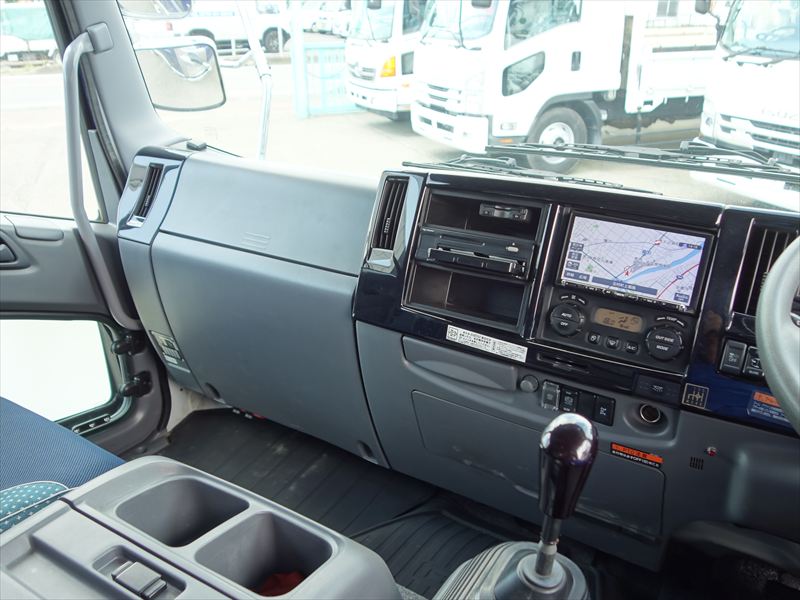 増tセルフクレーン 3段ラジコン ウインチ 中型免許対応|中古トラックの販売・買取・査定のアイナビ