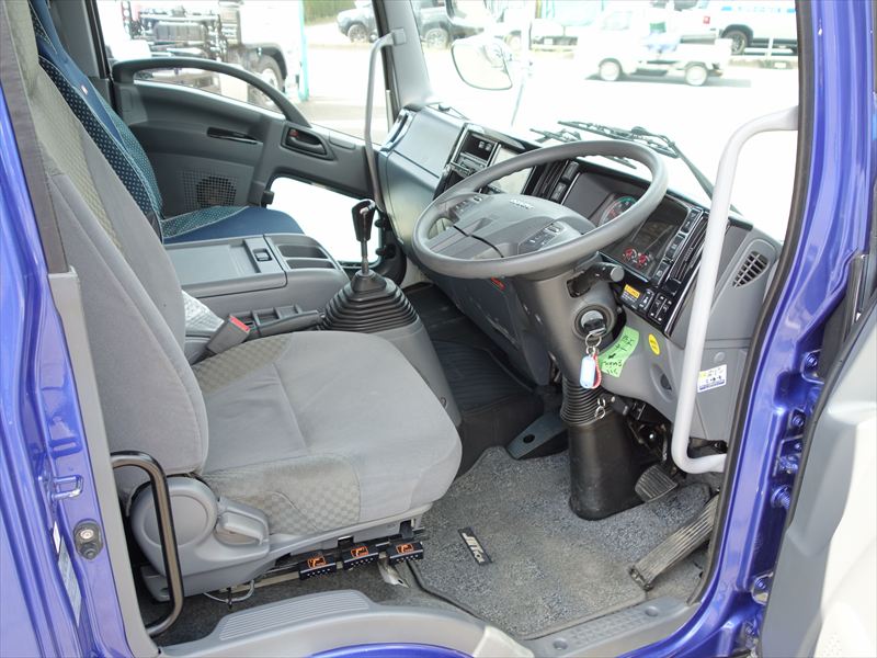 増tセルフクレーン 3段ラジコン ウインチ 中型免許対応|中古トラックの販売・買取・査定のアイナビ