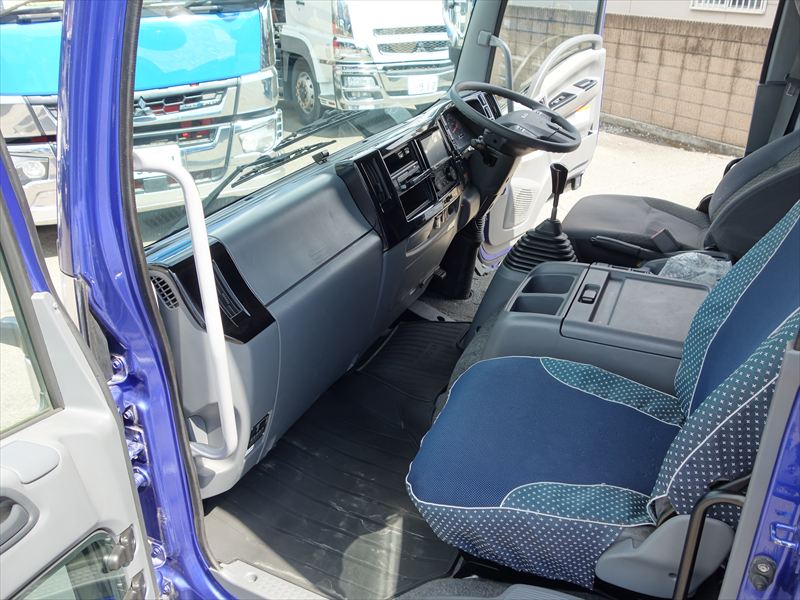 増tセルフクレーン 3段ラジコン ウインチ 中型免許対応|中古トラックの販売・買取・査定のアイナビ