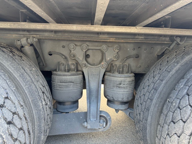 H28クオン AT 4軸低床13.5t Rエアサス フルハーフ|中古トラックの販売・買取・査定のアイナビ