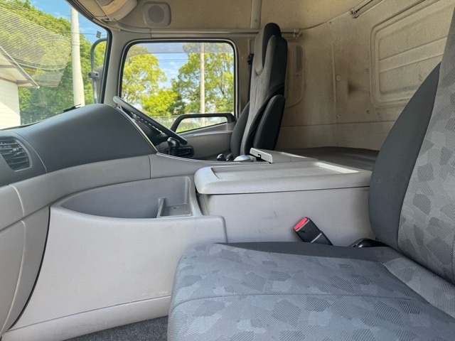 H28クオン AT 4軸低床13.5t Rエアサス フルハーフ|中古トラックの販売・買取・査定のアイナビ