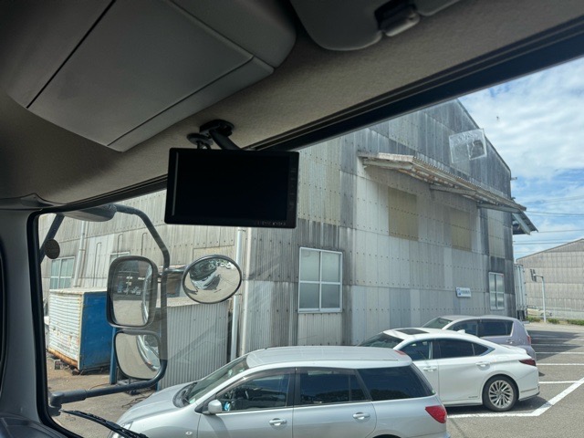 H28クオン AT 4軸低床13.5t Rエアサス フルハーフ|中古トラックの販売・買取・査定のアイナビ