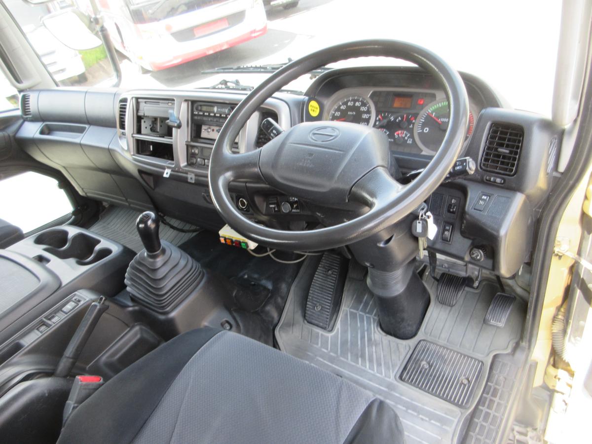 レンジャー 積載11トン コンクリートミキサー車 カヤバ!!|中古トラックの販売・買取・査定のアイナビ