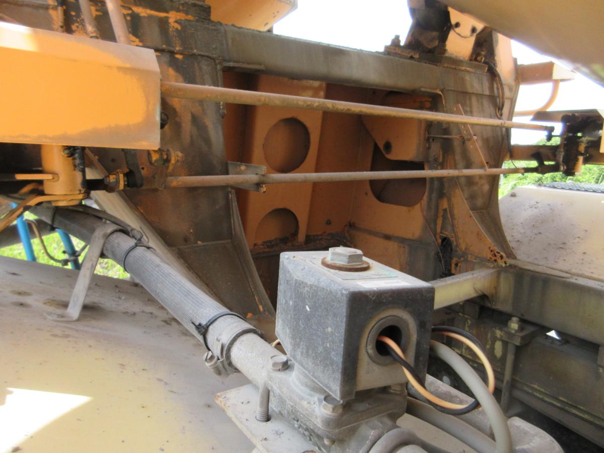 レンジャー 積載11トン コンクリートミキサー車 カヤバ!!|中古トラックの販売・買取・査定のアイナビ