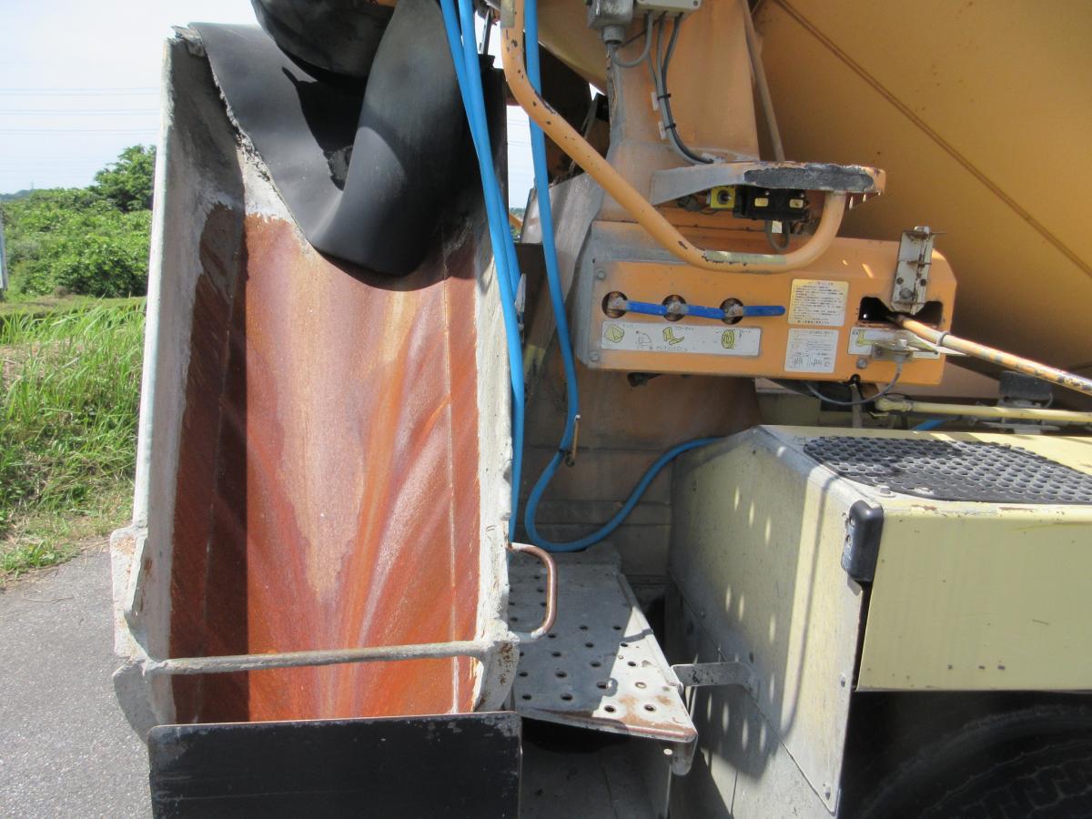 レンジャー 積載11トン コンクリートミキサー車 カヤバ!!|中古トラックの販売・買取・査定のアイナビ