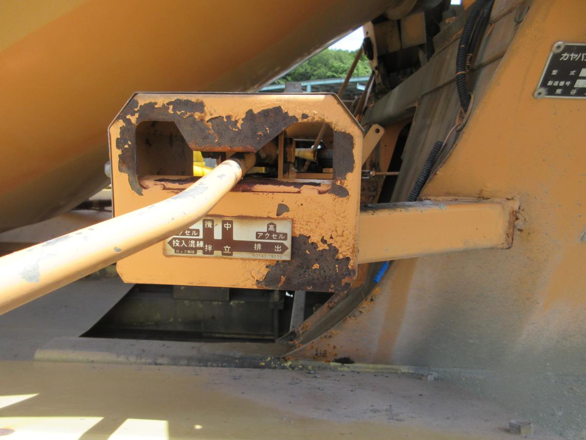 レンジャー 積載11トン コンクリートミキサー車 カヤバ!!|中古トラックの販売・買取・査定のアイナビ