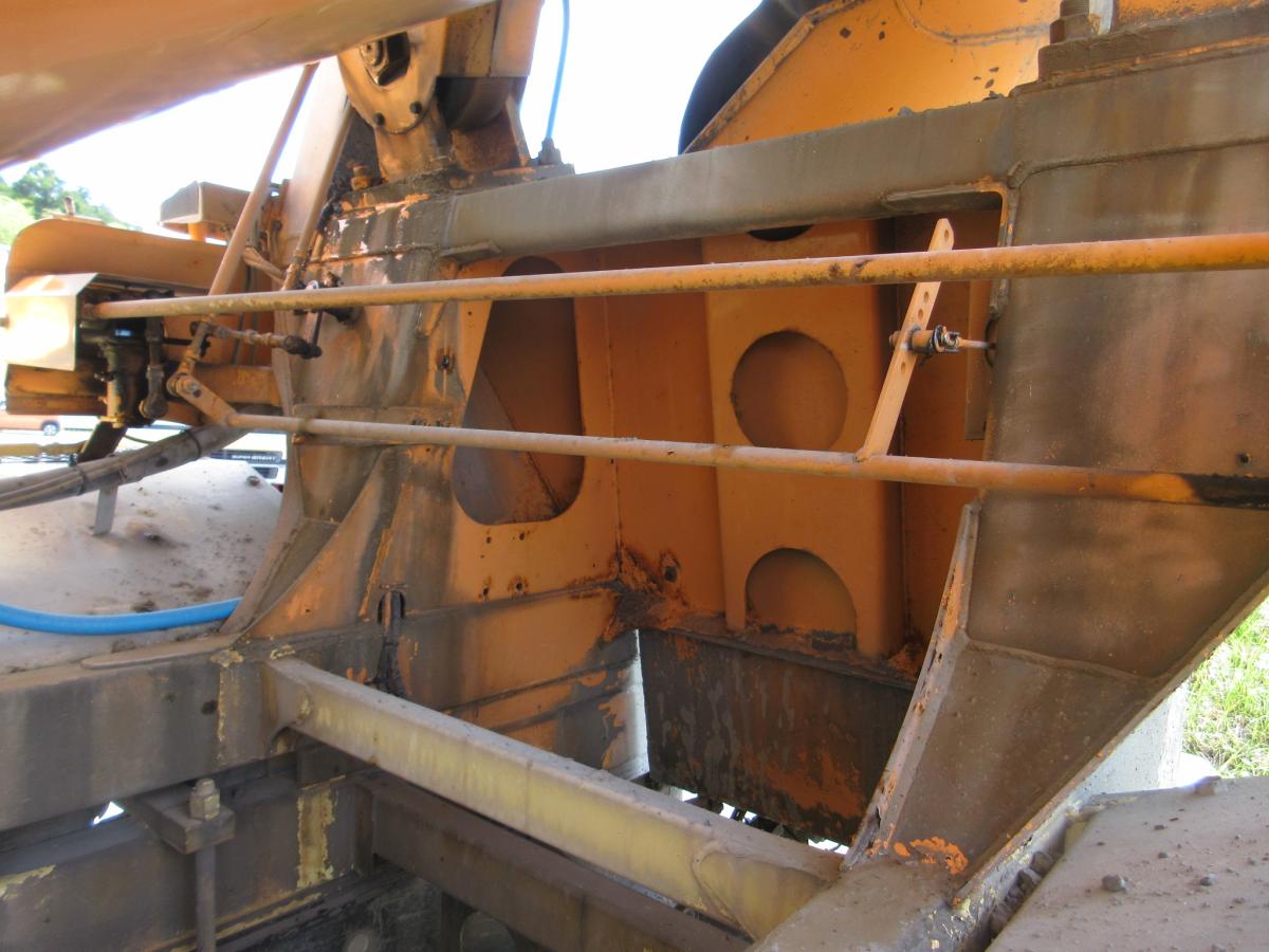 レンジャー 積載11トン コンクリートミキサー車 カヤバ!!|中古トラックの販売・買取・査定のアイナビ