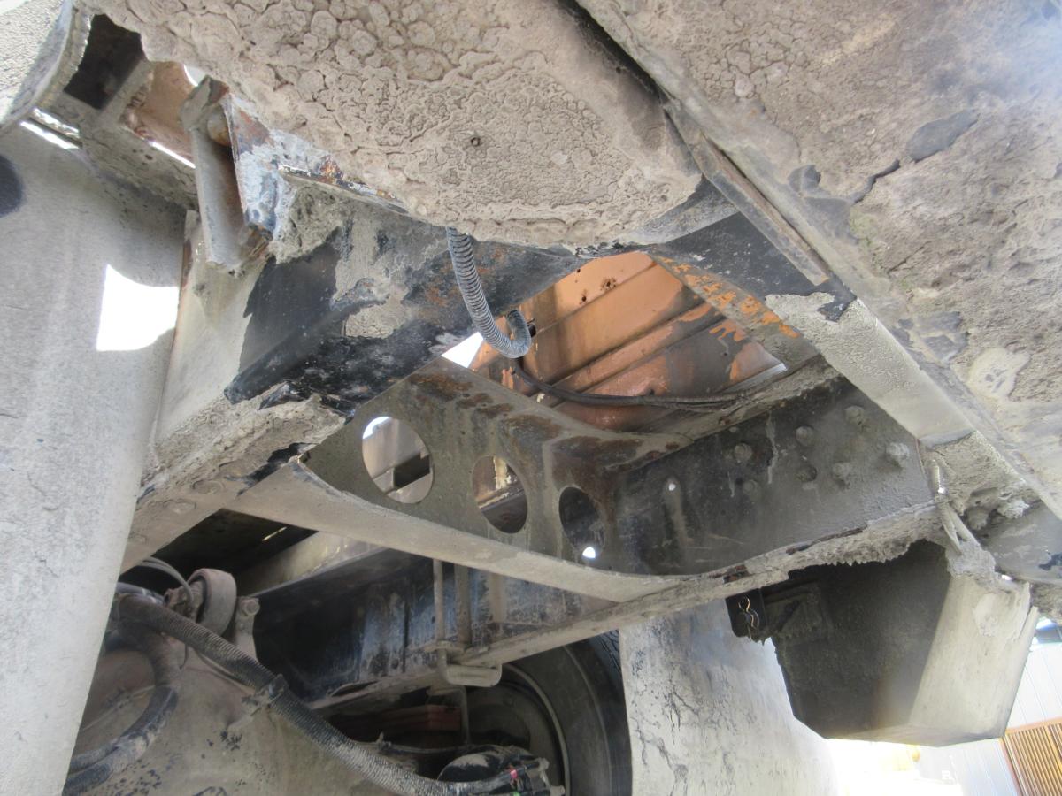 レンジャー 積載11トン コンクリートミキサー車 カヤバ!!|中古トラックの販売・買取・査定のアイナビ