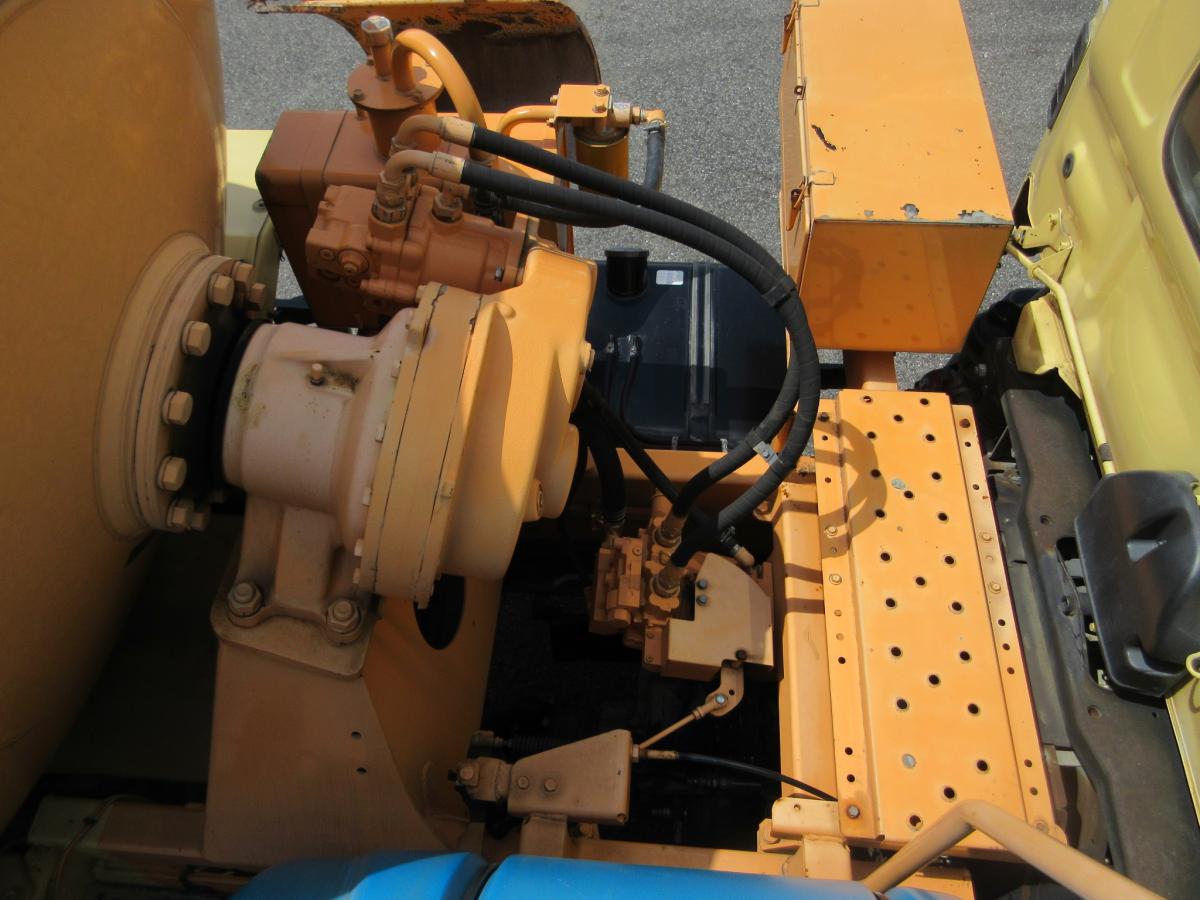 レンジャー 積載11トン コンクリートミキサー車 カヤバ!!|中古トラックの販売・買取・査定のアイナビ